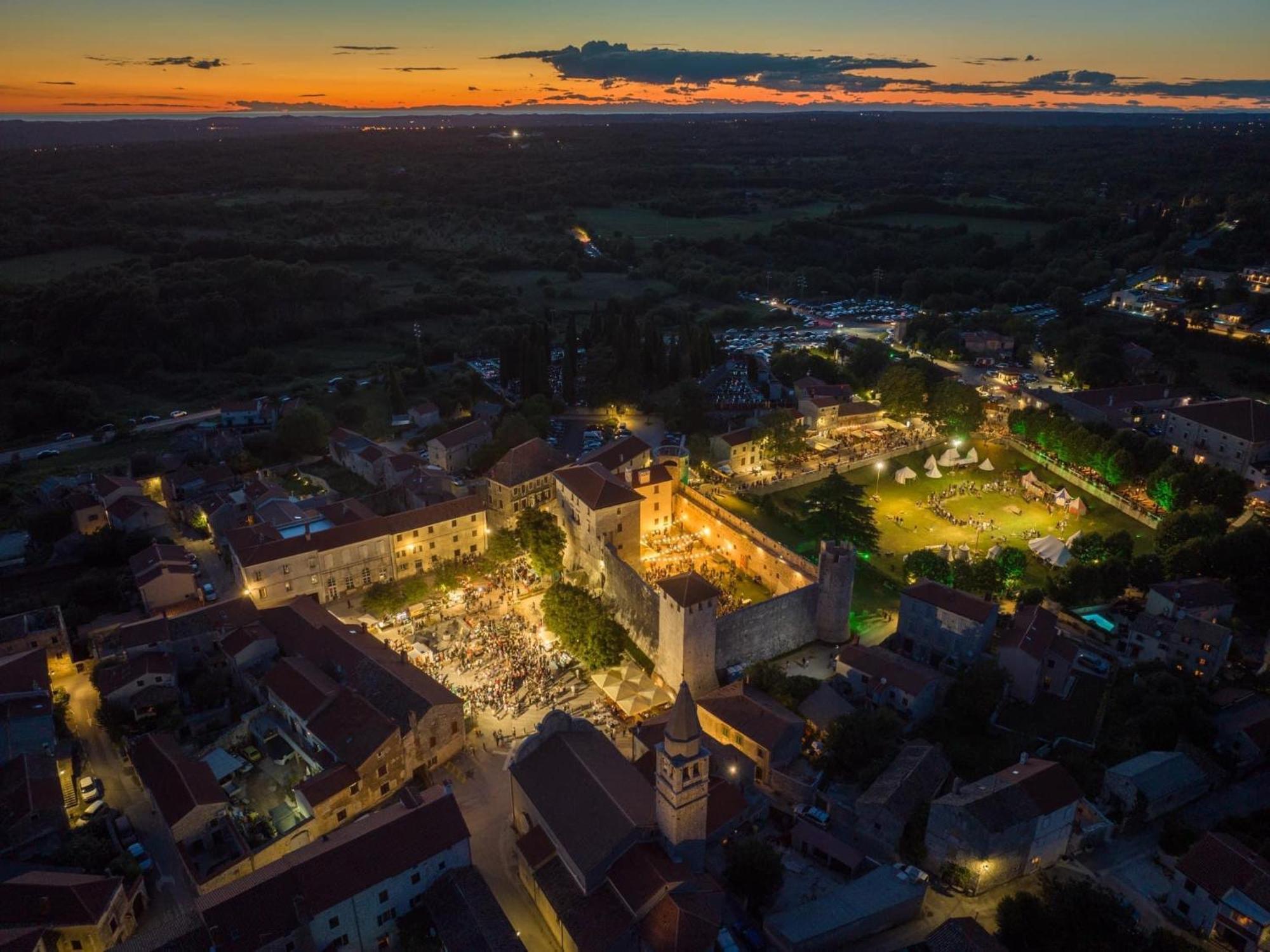 Apartmán Teta Jana Smoljanci Exteriér fotografie