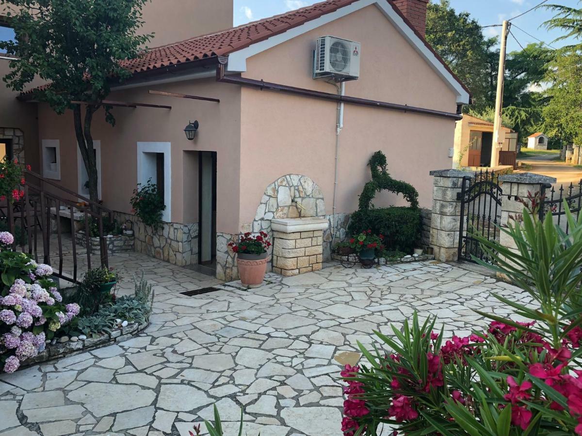 Apartmán Teta Jana Smoljanci Exteriér fotografie